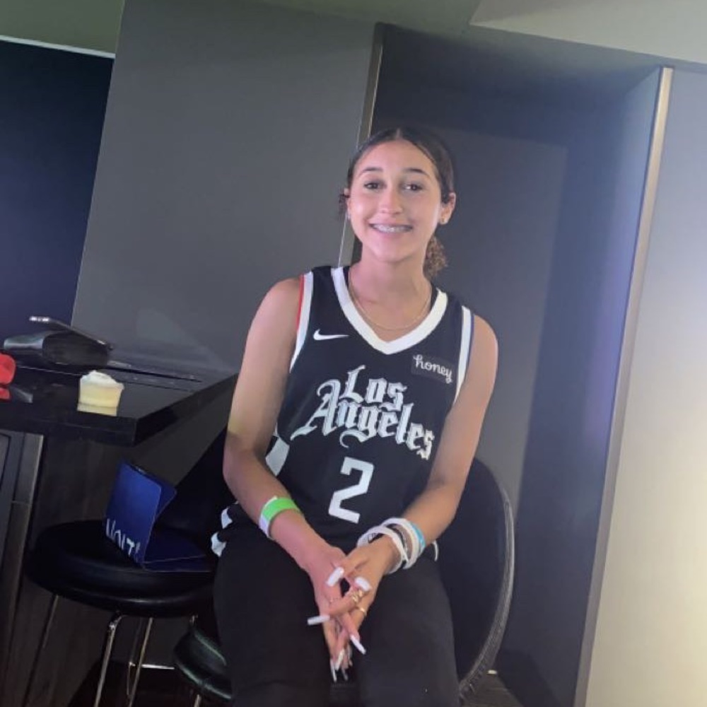 Meet your Posher, Amya